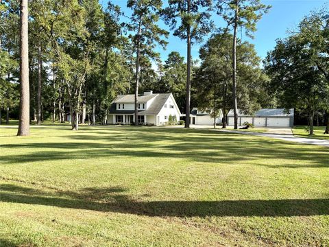 Photo of 211 Garden West, Conroe, TX 77304 (MLS # 32590539)