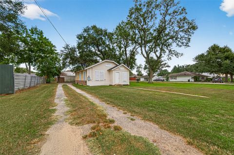 Property photo of 2515 school street, needville, TX 77461