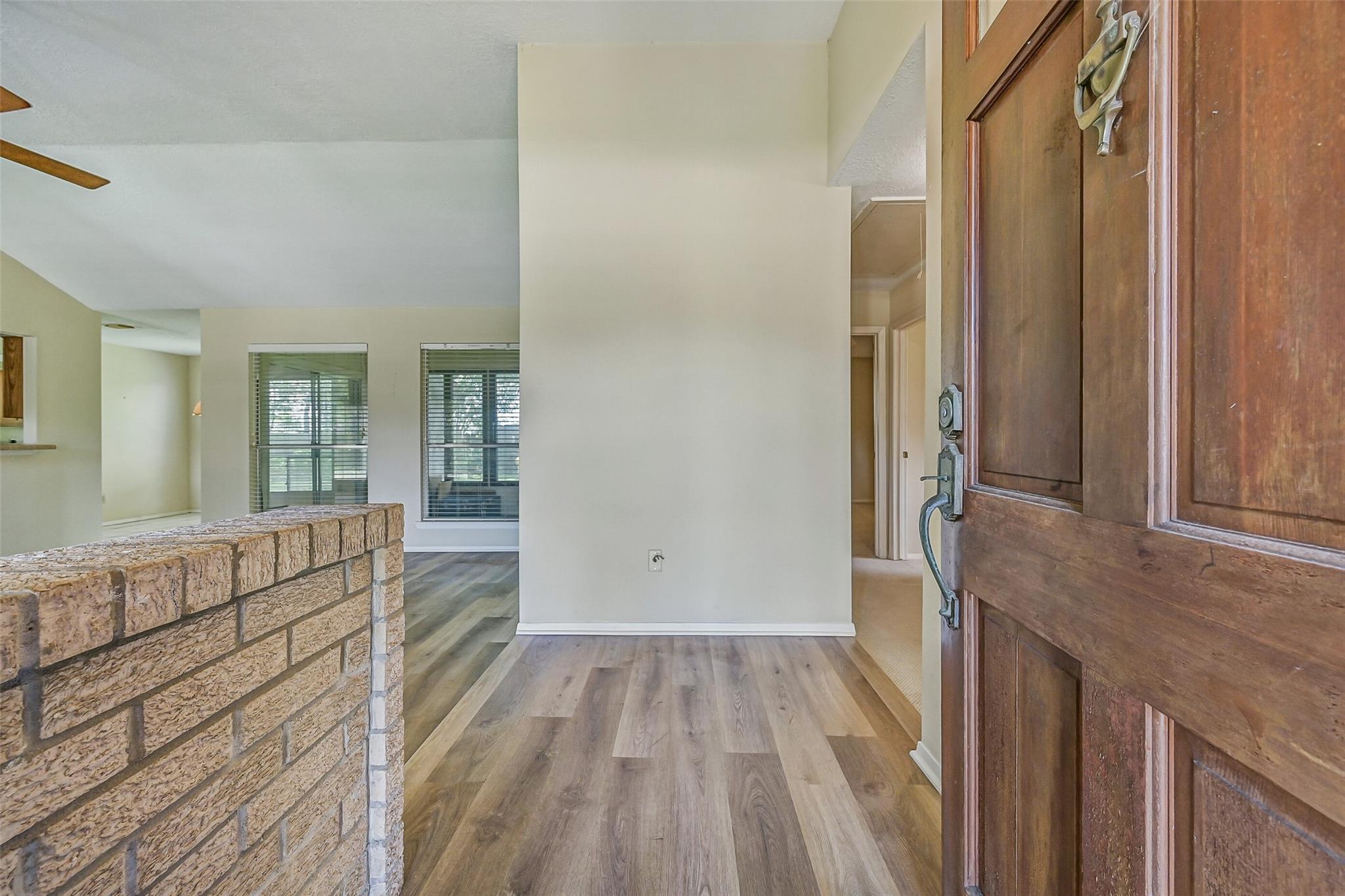 1109 W Castlewood Avenue