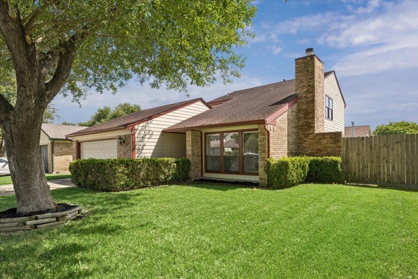 15714 PIPERS VIEW DR, WEBSTER, TX 77598 - Image 2541b36dfd01f7f63f6337d60bb8f913/460162170