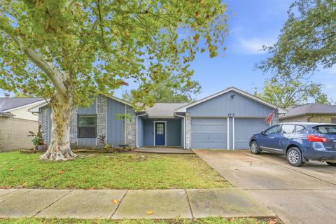 Photo of 6810 Renfro Drive, Richmond, TX 77469 (MLS # 51772461)