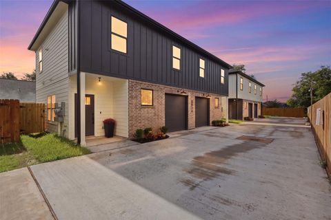 Photo of 5034 Mallow Street, Houston, TX 77033 (MLS # 90172468)