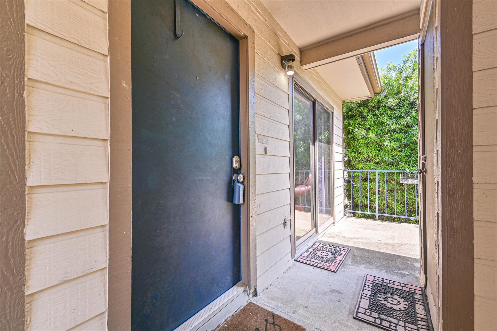 7106 N Holiday Drive 7106