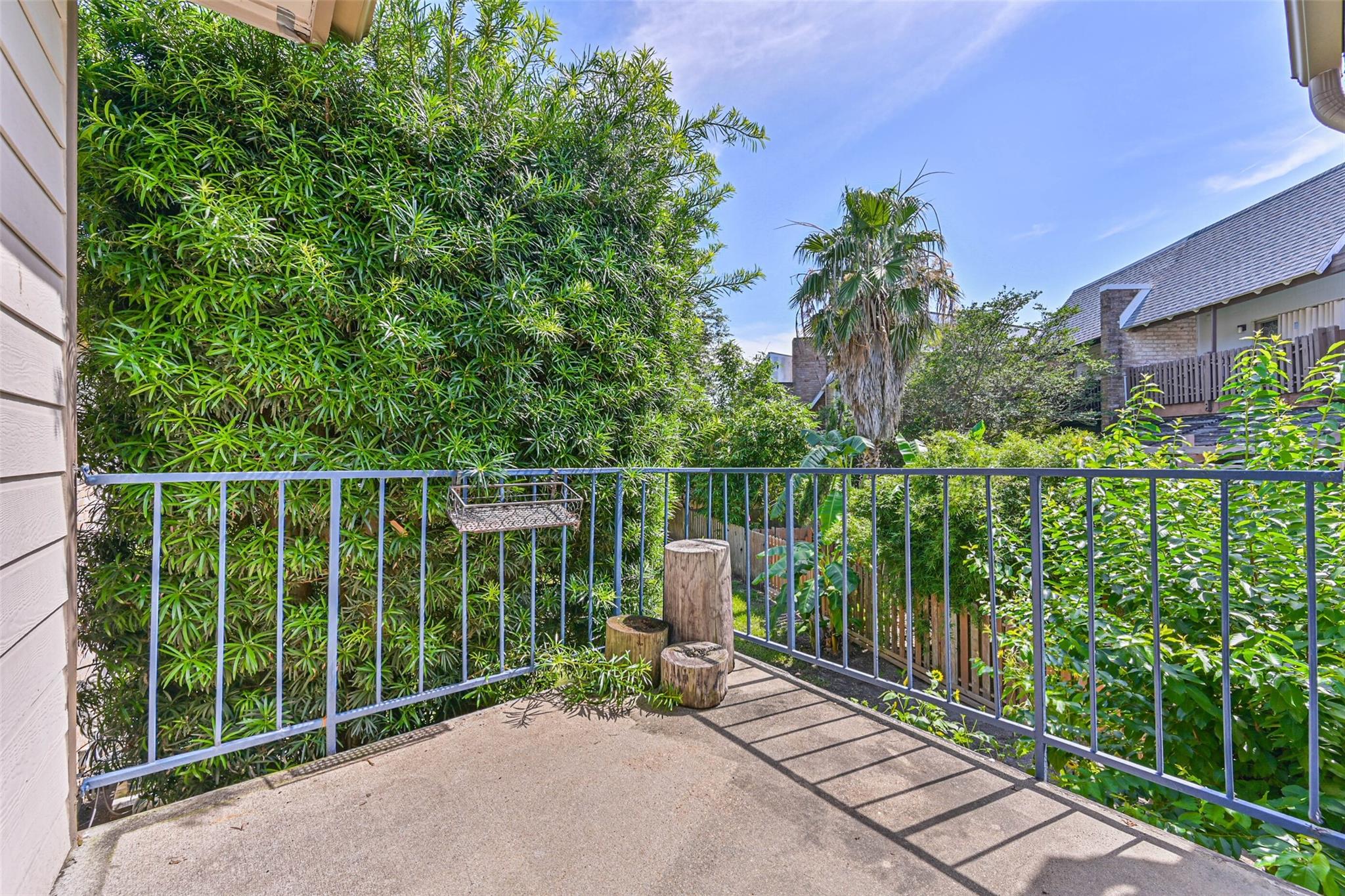7106 N Holiday Drive 7106