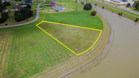 Photo of 1302 Lakeland Circle, Rosharon, TX 77583 (MLS # 82066207)