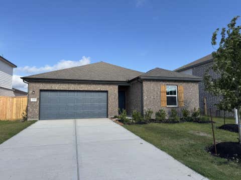Homes For Sale - 3130 Diamond View Lane<br/> Angleton, TX 77515