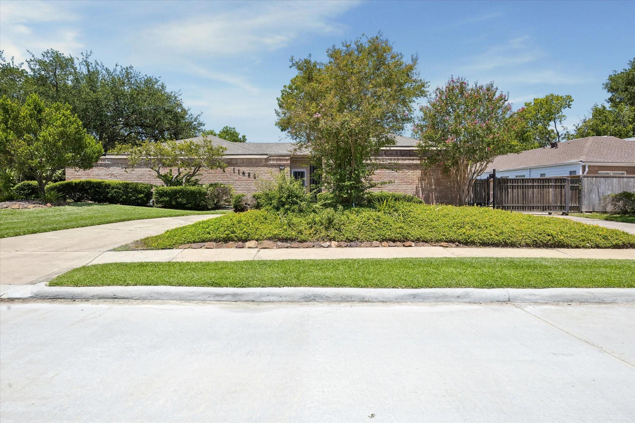 11426 Lakeside Place Dr