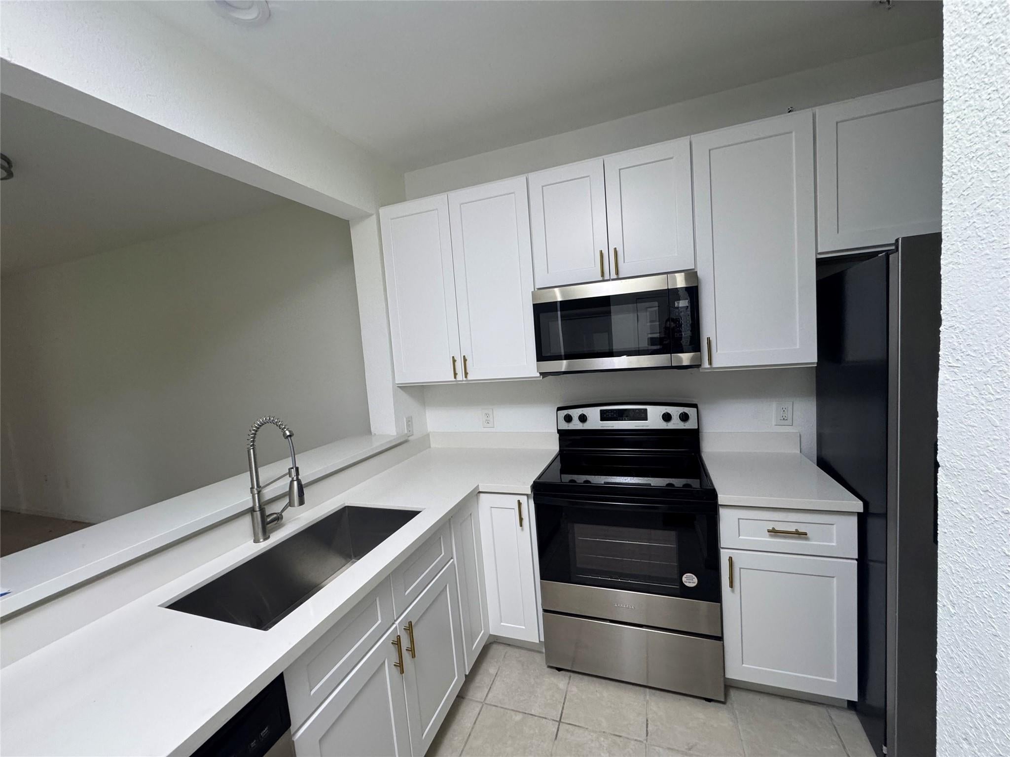 2815 Kings Crossing Drive 104