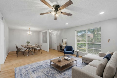 Photo of 2338 Shadowdale Drive #301, Houston, TX 77043 (MLS # 60347210)