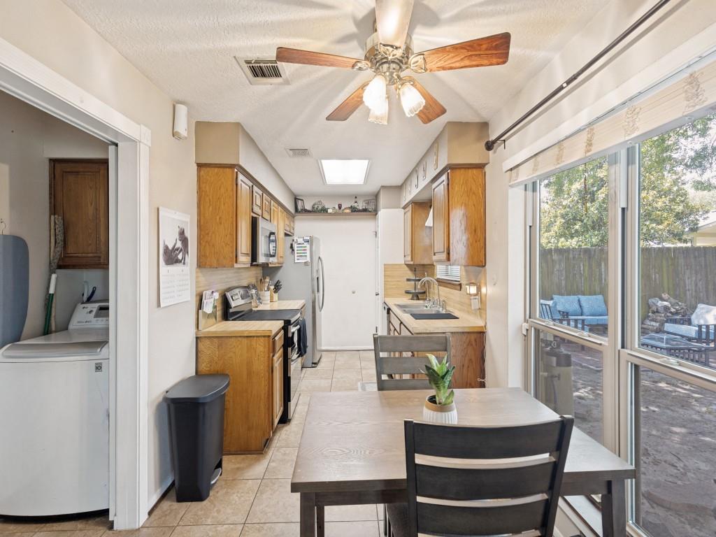 1615 Pecan Hollow Street