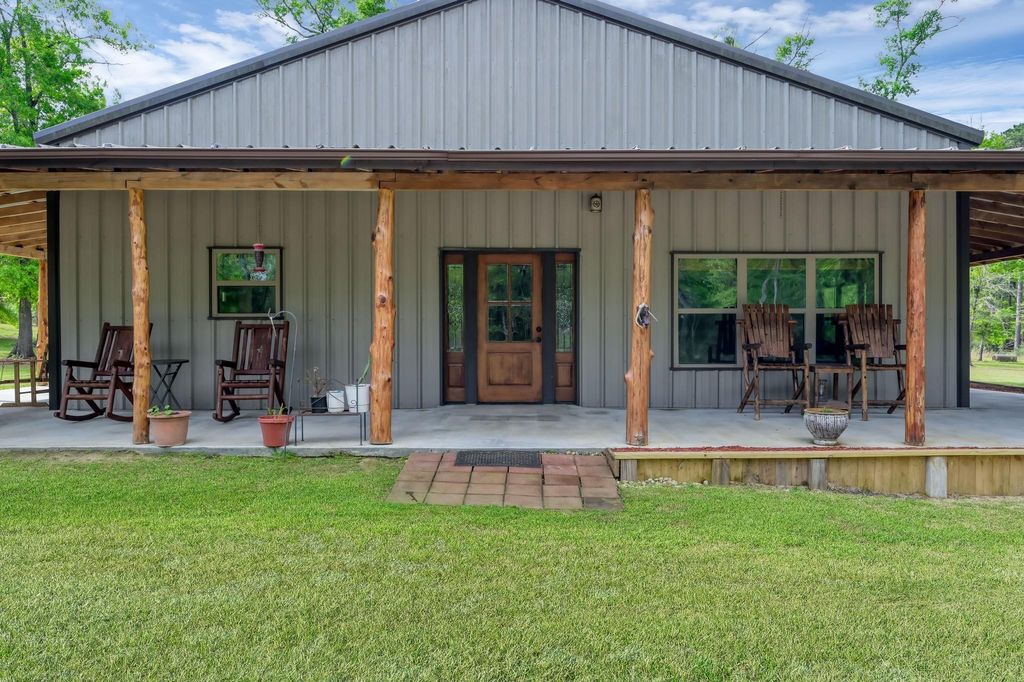 Photo of 2680 Us Highway 190, Huntsville, TX 77340 (MLS # 88876247)