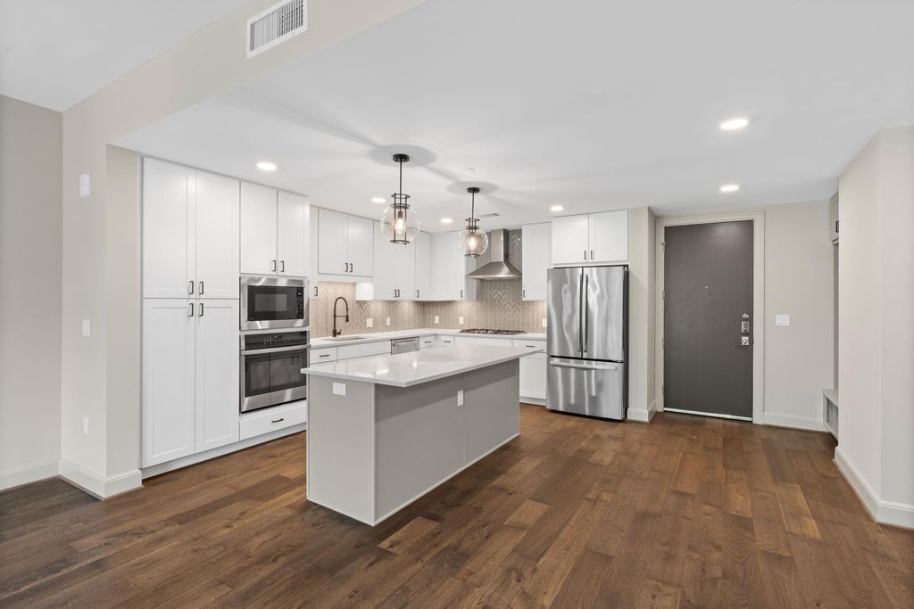 Photo of 2511 Willowick Road #210, Houston, TX 77027 (MLS # 92029150)