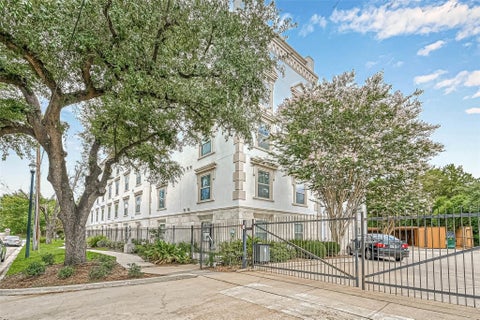 Photo of 3501 Chenevert Street #17, Houston, TX 77004 (MLS # 67731951)