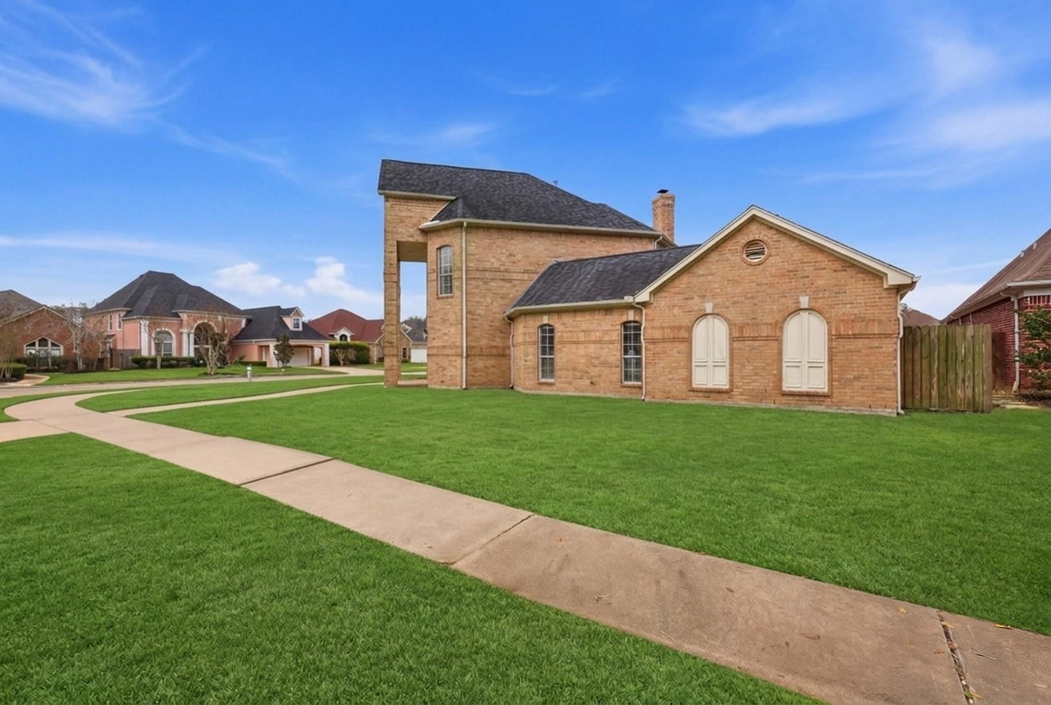 1711 Forestlake Drive
