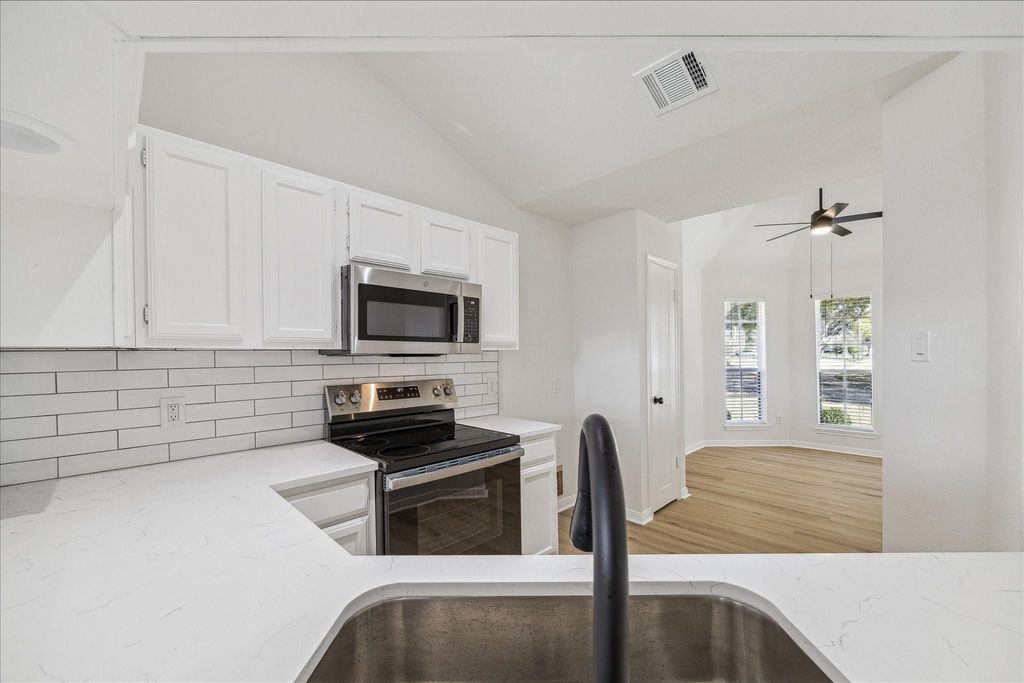 Photo of 3102 Great Lakes Avenue, Sugar Land, TX 77479 (MLS # 62177128)