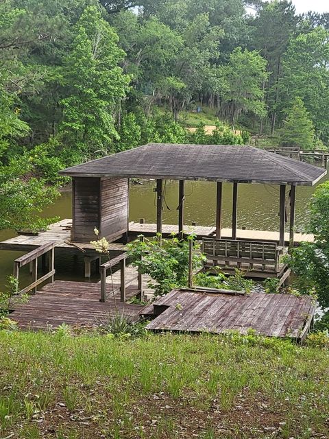 Photo of 181 Chestnut Bend, Huntsville, TX 77320 (MLS # 33568802)