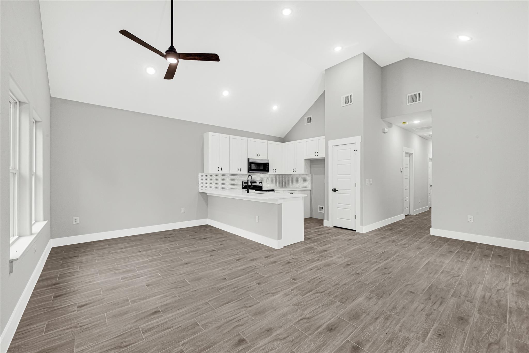 16939 Balmoral