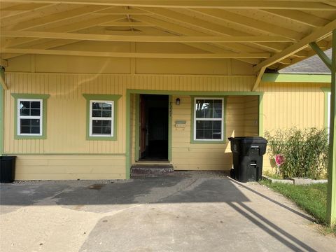 Photo of 7227 Saint Augustine Street, Houston, TX 77021 (MLS # 74796054)