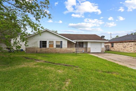 Photo of 5145 Raleigh Drive, Beaumont, TX 77706 (MLS # 33316576)