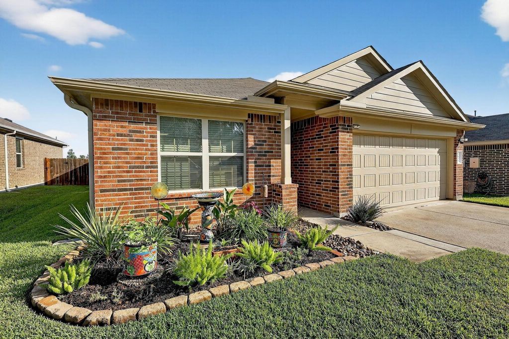 Photo of 5636 Rainflower Terrace Lane, Spring, TX 77389 (MLS # 32523745)