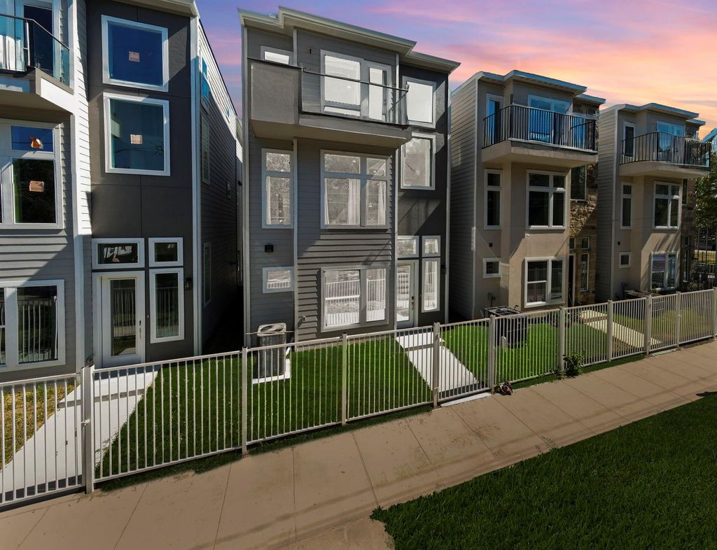 Photo of 4017 Ward Street, Houston, TX 77021 (MLS # 34139016)