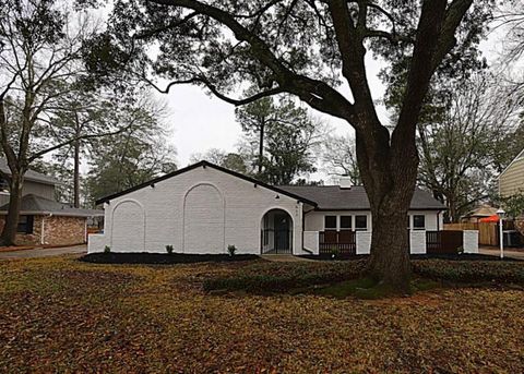 Photo of 511 Rosewood Drive, Shenandoah, TX 77381 (MLS # 89112535)