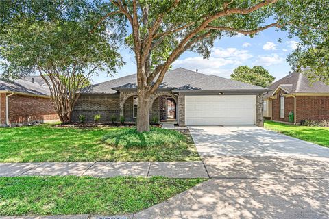 Photo of 7726 Gablepoint Drive, Houston, TX 77095 (MLS # 24645792)