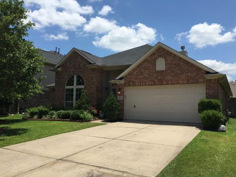 Photo of 12814 Quail Creek Drive, Pearland, TX 77584 (MLS # 69685552)