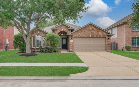 Photo of 2030 Creek Shore Lane, Pearland, TX 77581 (MLS # 7402038)