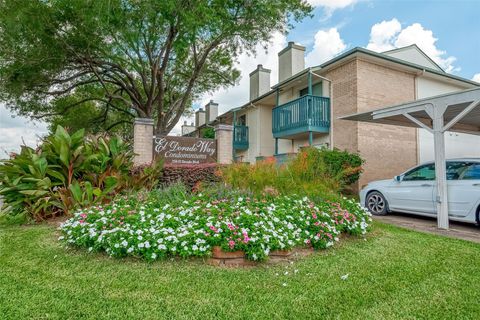 Photo of 250 El Dorado Boulevard #207, Houston, TX 77598 (MLS # 76373322) Photo of 250 El Dorado Boulevard #207, Houston, TX 77598 (MLS # 76373322)
