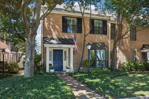 Photo of 1006 Augusta Drive #123, Houston, TX 77057 (MLS # 29586805)