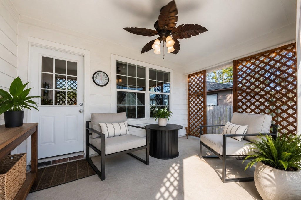 Photo of 411 Shawnee Drive, Conroe, TX 77316 (MLS # 49773571)