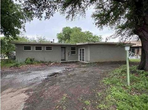 Photo of 4904 Virgil Street, Fort Worth, TX 76119 (MLS # 78259573) Photo of 4904 Virgil Street, Fort Worth, TX 76119 (MLS # 78259573)