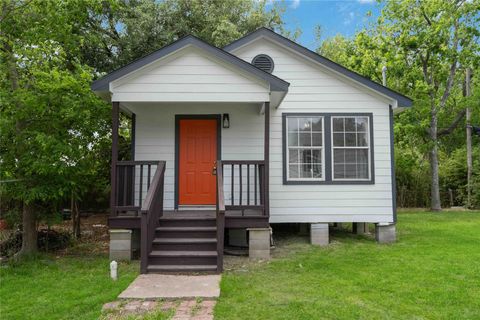 Photo of 4505 Kress Street #B, Houston, TX 77026 (MLS # 18879349)