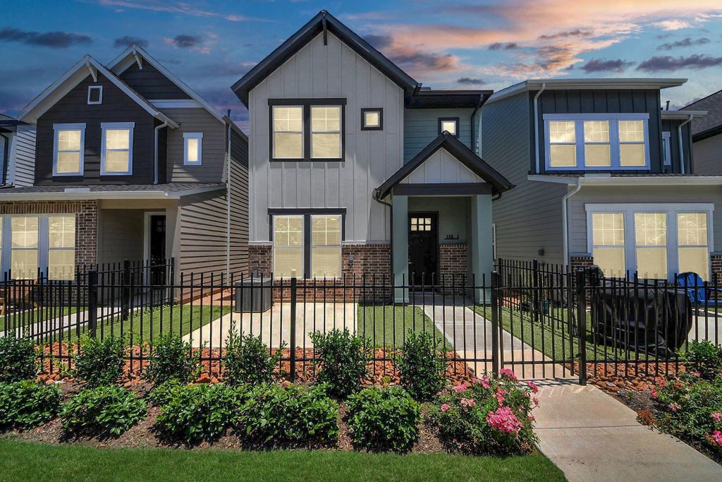 Photo of 5300 Berkeley Knoll Circle #192, Richmond, TX 77407 (MLS # 77884035)