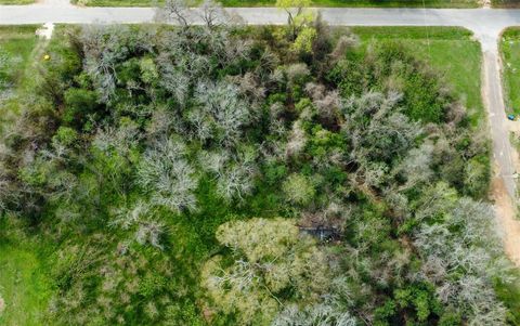 Photo of 0 17th Street, Hempstead, TX 77445 (MLS # 31311706)