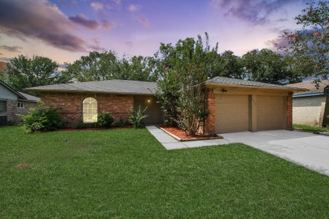 Photo of 5322 Bulen Avenue, Friendswood, TX 77546 (MLS # 29860943)