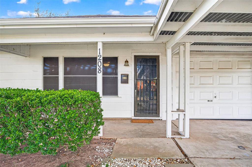 Photo of 1208 Ward Street, Rosenberg, TX 77471 (MLS # 98637922)