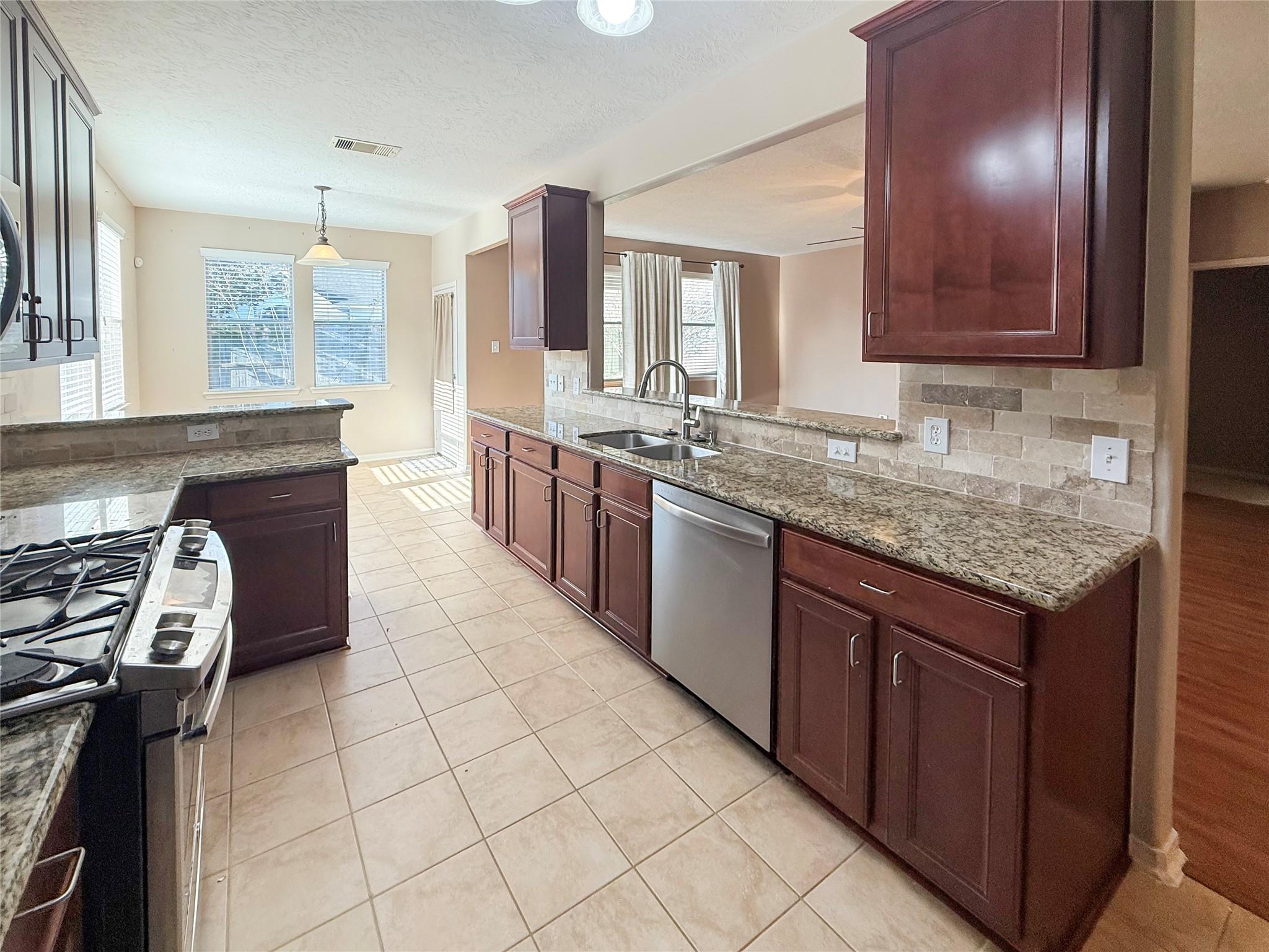 801 Walnut Pointe