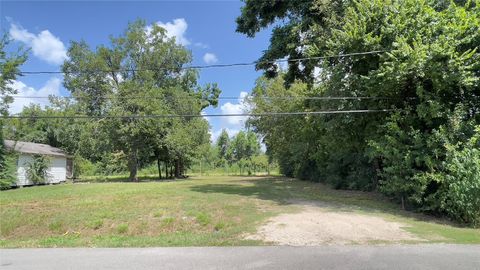 Photo of 2200 Hampton Street, Houston, TX 77088 (MLS # 54384588)