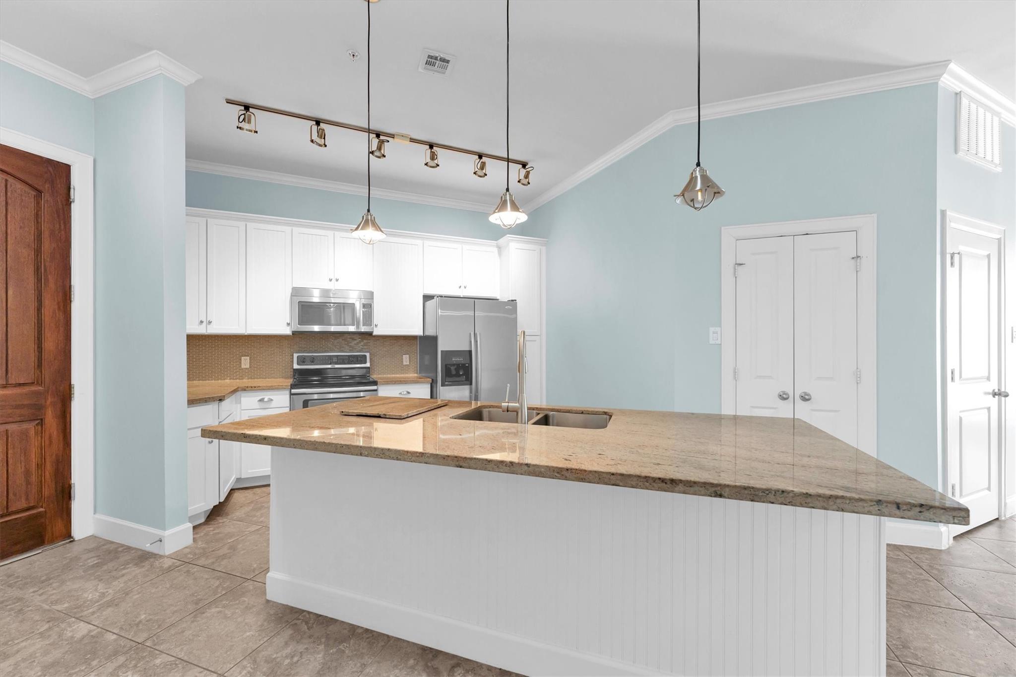 17040 W Fm 1097 Road 4102