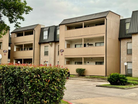 Photo of 8421 Hearth Drive #24, Houston, TX 77054 (MLS # 68383182)