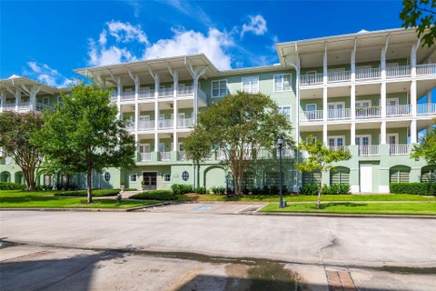 Photo of 161 W Breezy Way #5C, The Woodlands, TX 77380 (MLS # 47167106)
