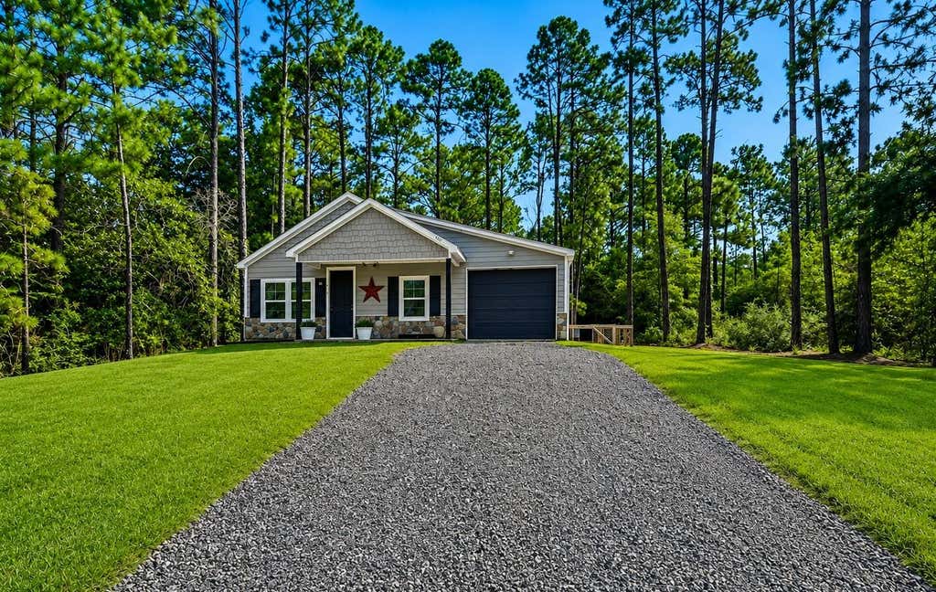 Photo of 162 Tamarack Drive, Brookeland, TX 75931 (MLS # 58447548)