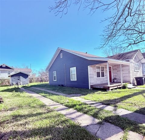 Photo of 7125 Avenue E, Houston, TX 77011 (MLS # 32351224)