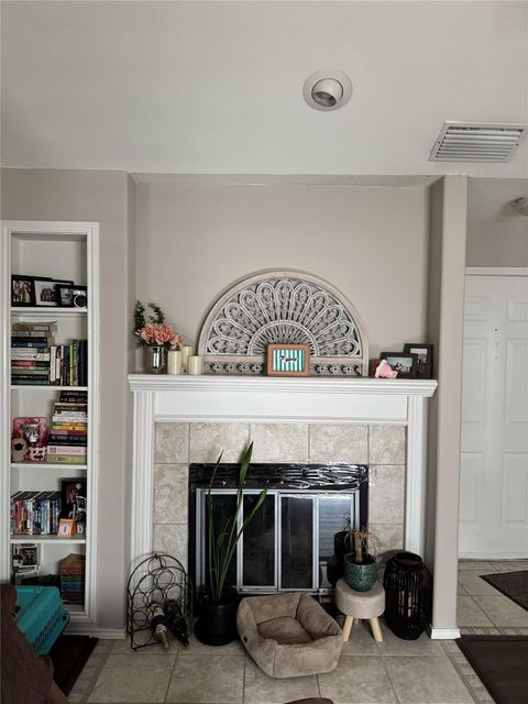 Photo of 256 Jefferson Parkway, Fort Worth, TX 76107 (MLS # 39868127)