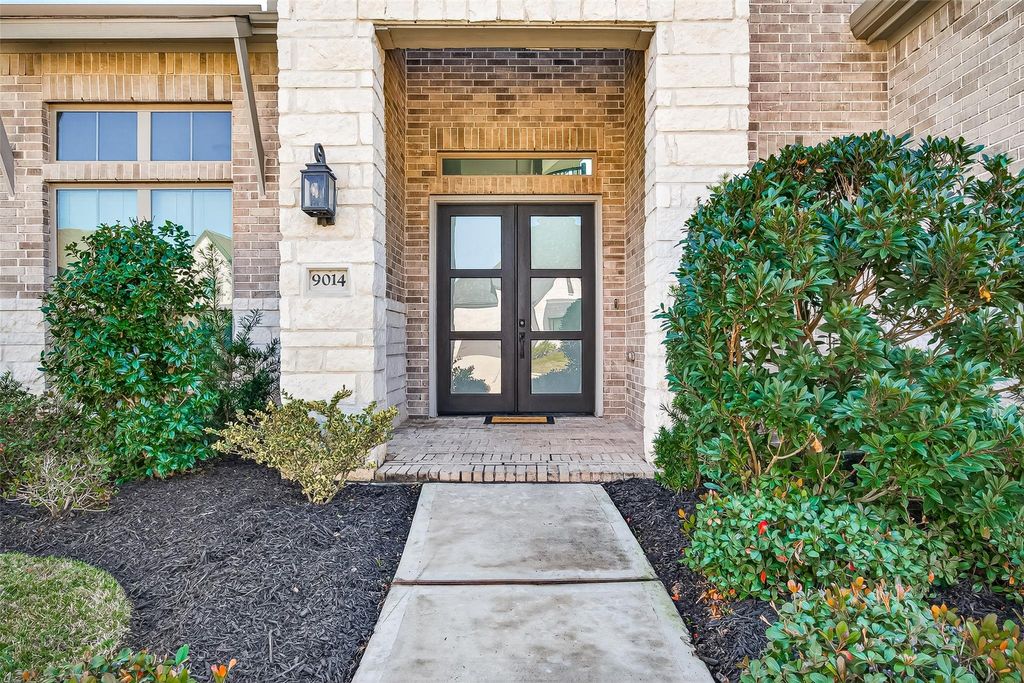 Photo of 9014 Meadow Bridge Drive, Missouri City, TX 77459 (MLS # 54965265)