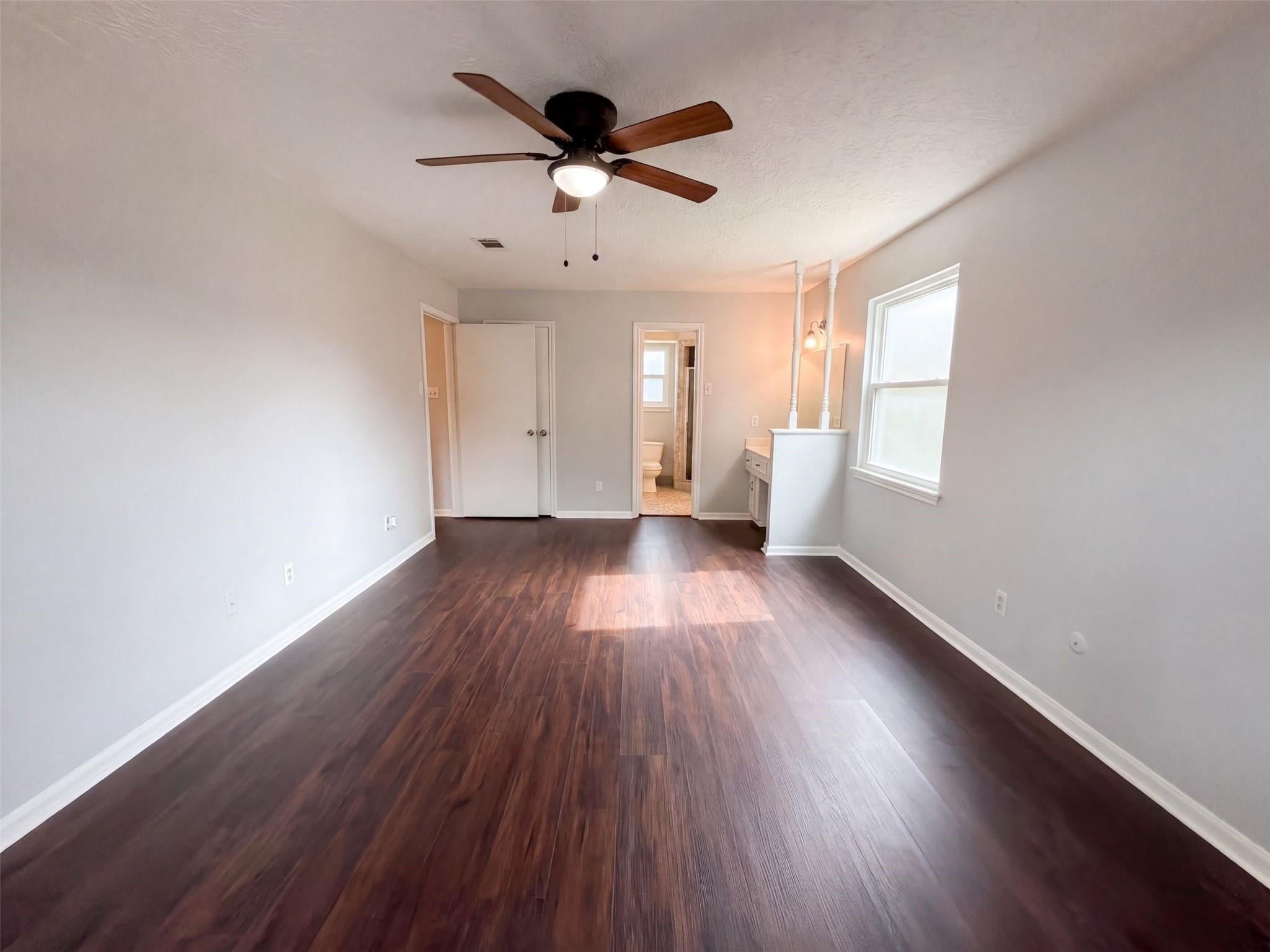 16121 Lakeview Drive