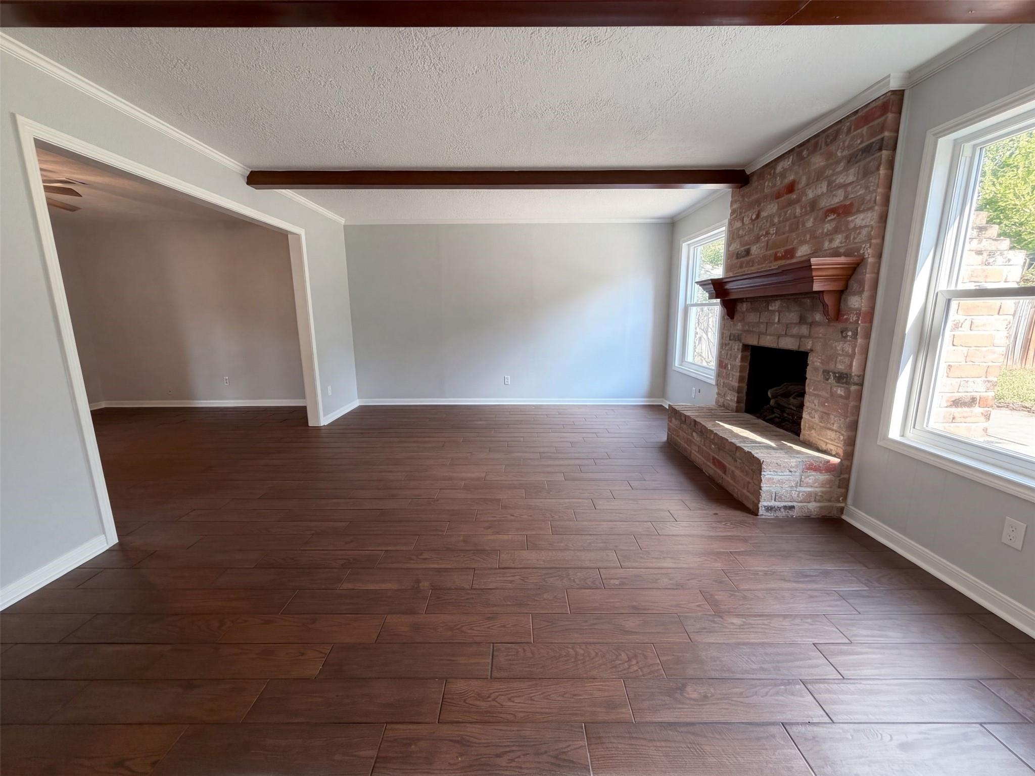 16121 Lakeview Drive