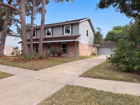 Photo of 16121 Lakeview Drive, Jersey Village, TX 77040 (MLS # 21545600)